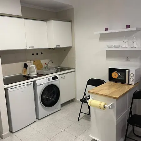 Studio, Near The * Τορεβιέχα